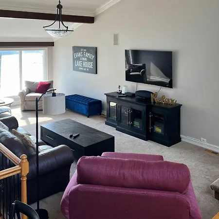 Inviting Family Abode With Dock On Norris Lake!
